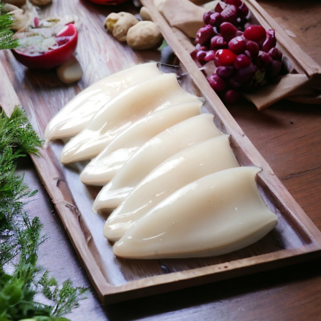 Freshly Frozen Squid Tubes 20/40 (1kg) – Small Size Squid Tubes, Cleaned & Ready to Cook